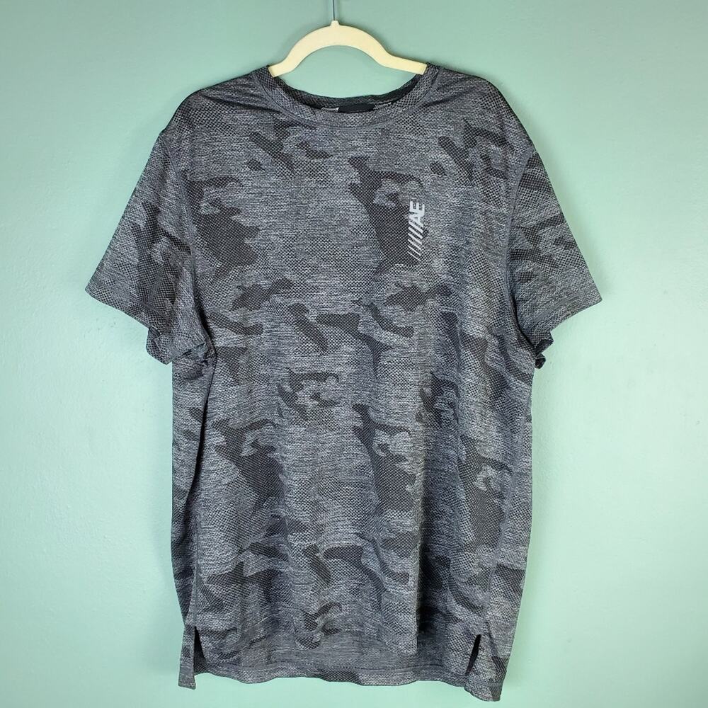 American Eagle Outfitters AE Digital Camo Flex Sport Short Sleeve Size XXL